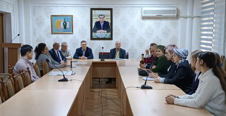 Алоқамандони адабиёти русӣ дар Душанбе ба ҳам омаданд