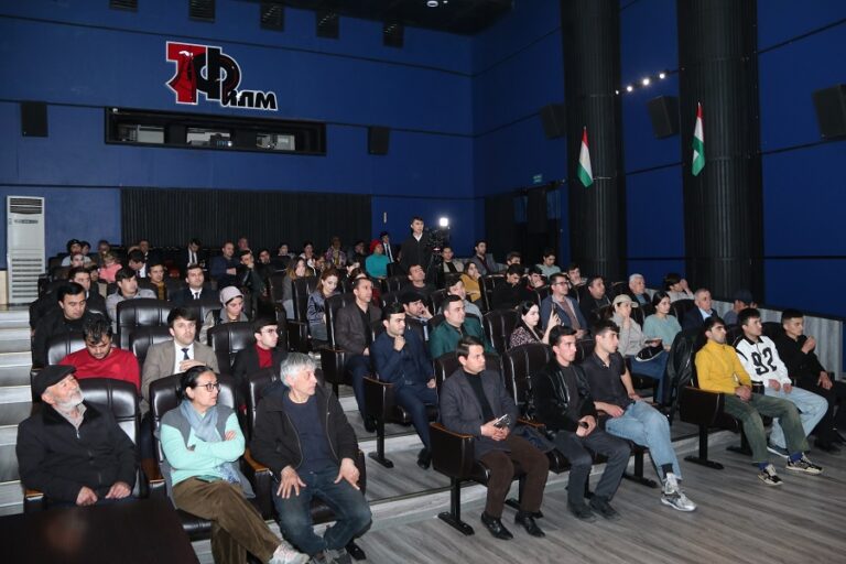 Дар Душанбе филми “Се тори ишқ” намоиш дода шуд