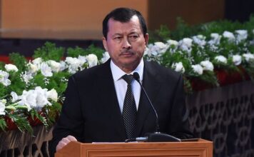 МАРДЕ ШОИСТА ВА ЗИЁИЕ ИСТИСНОӢ, Ё ДОСТОНИ ҒАМУ ШОДӢ